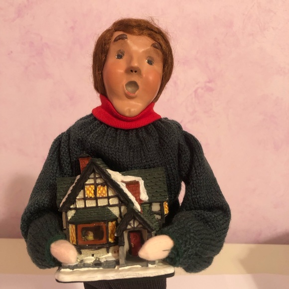 Byers Choice Caroler - Picture 4 of 14